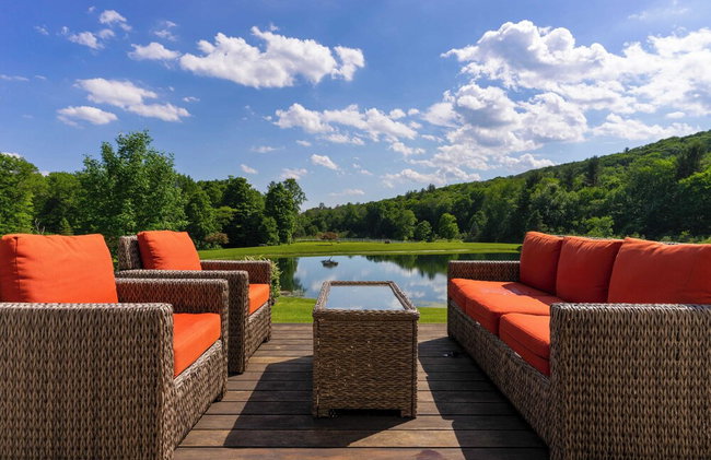 Secluded Estate Optional Guest House, Pond, Playroom, Gym & Theater Sunny Pond by Avantstay - Foto 2