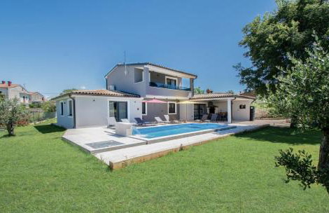 Villa Vala with a large yard near Pula - by Istrabook - Foto 1
