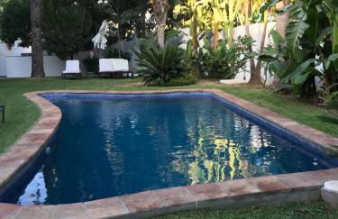 Villa with Heated Pool and Jacuzzi close to Puerto Banus and Beach - Photo 39