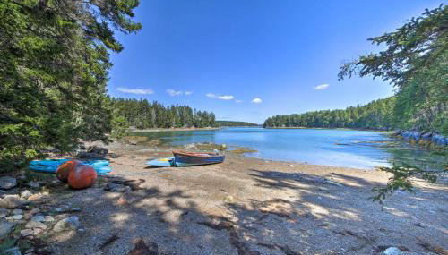 Cozy Cottage on Cat Cove with Wraparound Deck! - Foto 2