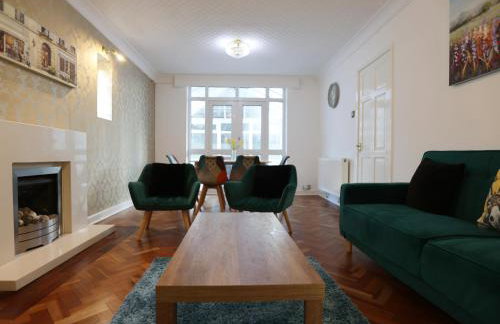 Hollybush Place By N And N Stays Ltd, Perfect for Contractors and Workers, Large Private Driveway for Work vans And Vehicles, Great Location and Fast Wifi - Foto 38