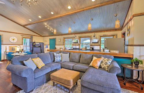 Pet-Friendly Outdoor Paradise with Grill, Decks - Foto 1