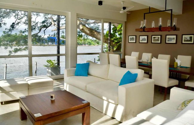 Villa by the Edge - Foto 1