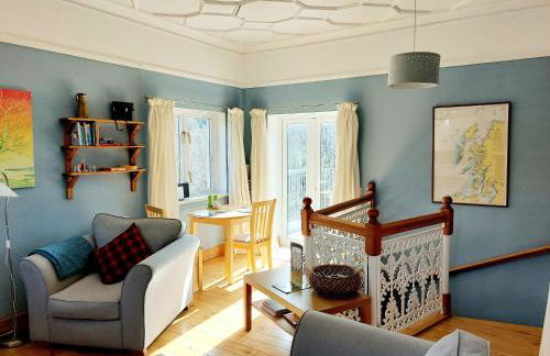 1 Bed Lodge - Sleeps 2 - Parking - Wifi - Photo 17