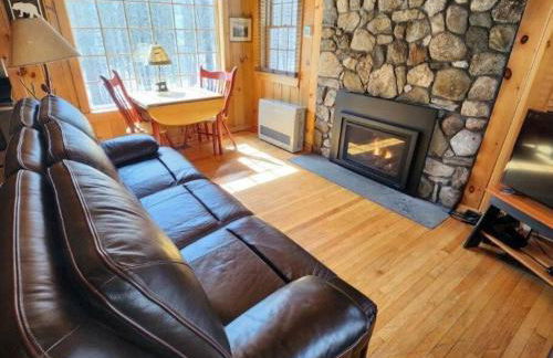 Private Cabin on 1.7 acres w/ Fireplace White Mtns - Photo 18
