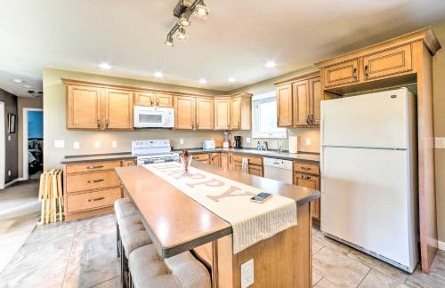 Bloomington Family Home - Private Deck and Yard - Foto 8