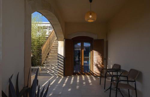 Ilys Home, a Country-chic Retreat with Pool & BBQ, By ThinkVilla - Photo 25