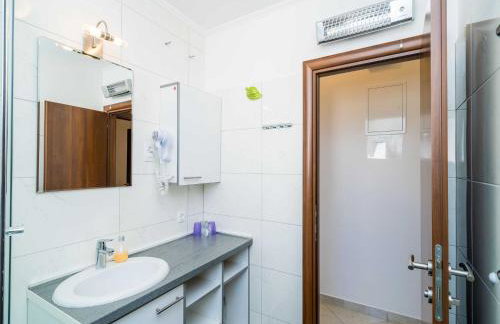 Villa Samba - Two Bedroom Apartment with Balcony and Sea View - Foto 15