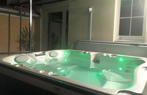 Maison avec Jacuzzi paisible et centrale - Foto 5
