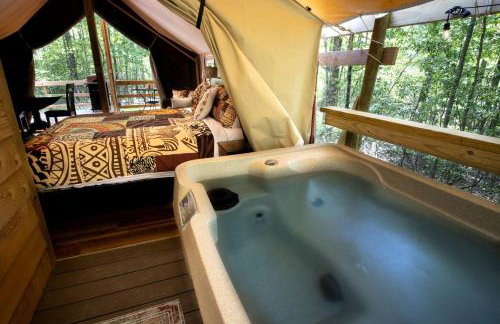 African-Themed Safari Tent for Glamping in West Virginia - Foto 6