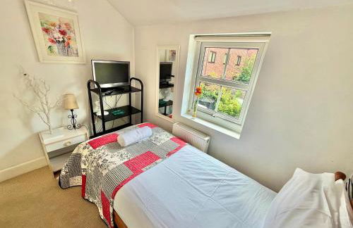 Gateman's Cottage - Three Bedroom Detached Home - Free Parking - Close to New Forest and Beaches - Photo 11