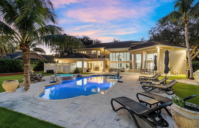 Luxurious 7-Bedroom Villa with Pool & Games - Foto 69