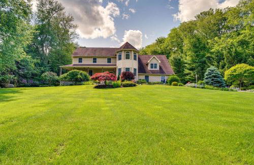 Serene Hudson Valley Escape with Pool and Grill - Foto 34