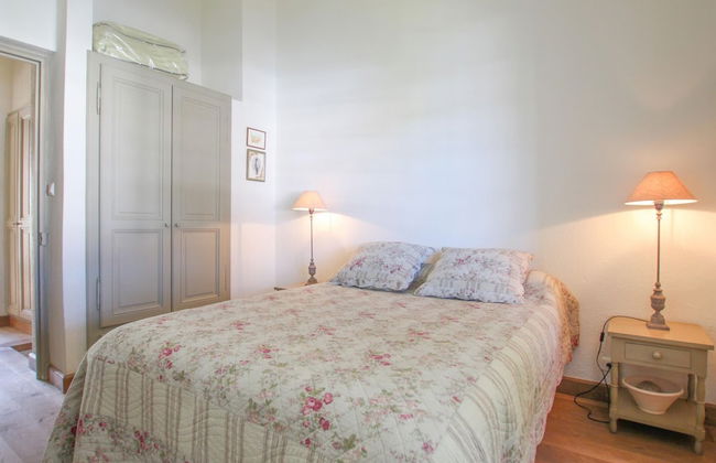 Charming Holiday Home With Terrace - Photo 4