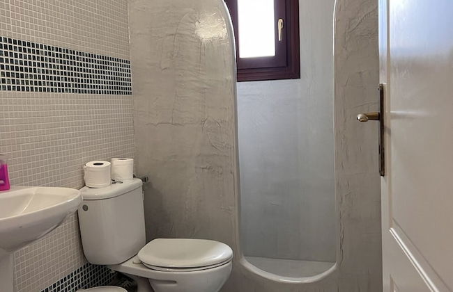 Birds Villa Apartments with Heated Pool - Including Car and Breakfast - Photo 43