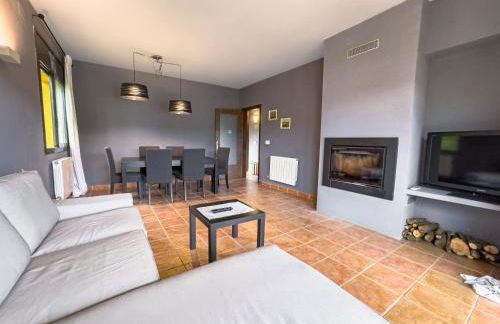 Caserna 13 - Moderna Casa de Pueblo en Maçanet - Foto 4