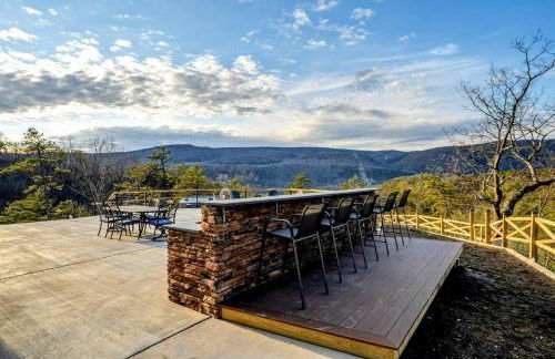 Luxurious A-Frame Mountain Retreat with Hot Tubs & Game Room Near Seneca Rocks, Milam, WV - Foto 49