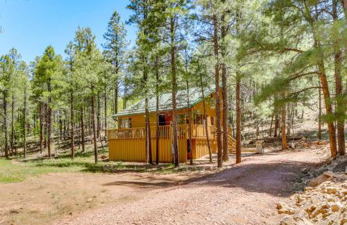 Hike and ATV Secluded Happy Jack Cabin with Deck - Foto 28