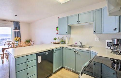 Spacious Garden City Townhome with Lake Views! - Photo 12