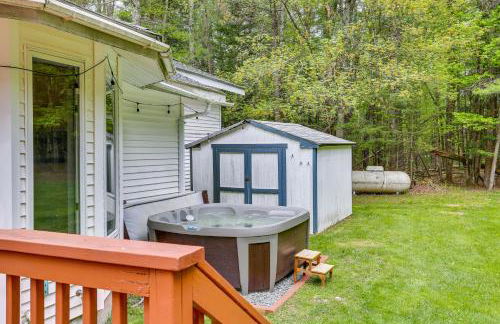 Charming Swan Lake Apartment with Deck! - Foto 25