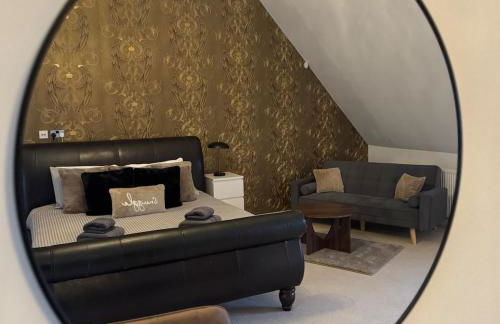 Spacious 2-Bedroom Duplex with Jacuzzi Bath and Free Gated Parking - Foto 14