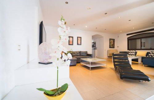 Precioso chalet con piscina y pista de padel - Photo 18