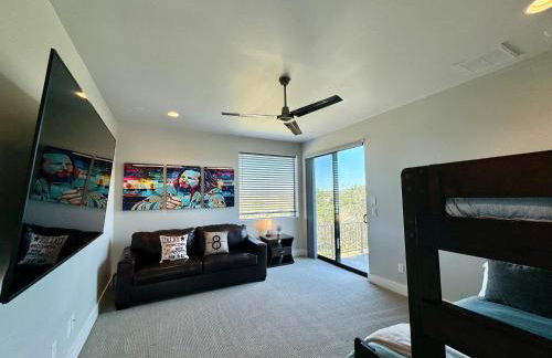 Upscale Modern Hill Country Home! Has it ALL! - Foto 54