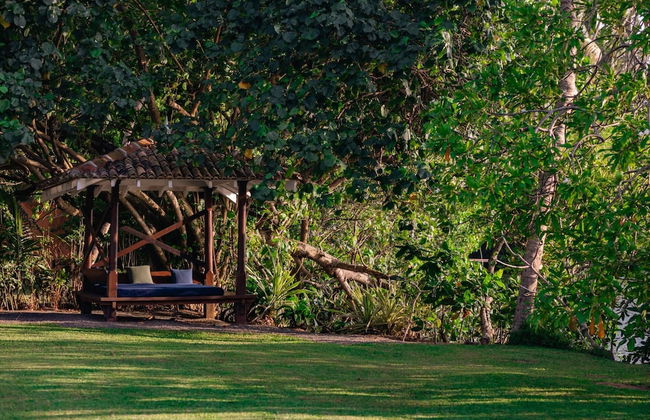 Lovely Lakeside Villa With Large Pool Poolside Dining - Foto 17