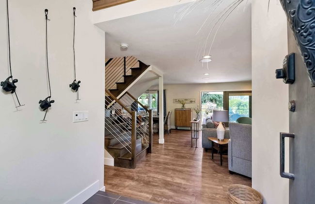 Fresh & Modern 3 BDR Just Blocks From Beach! - Photo 26