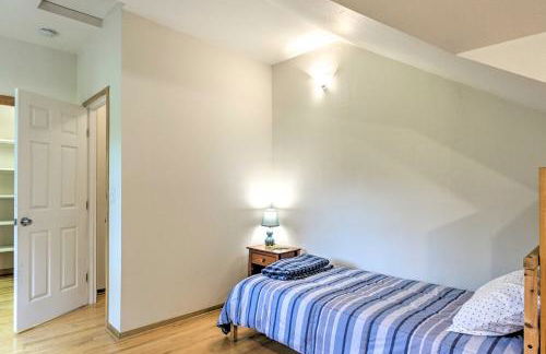 The River House with Deck, on McKenzie River! - Foto 11