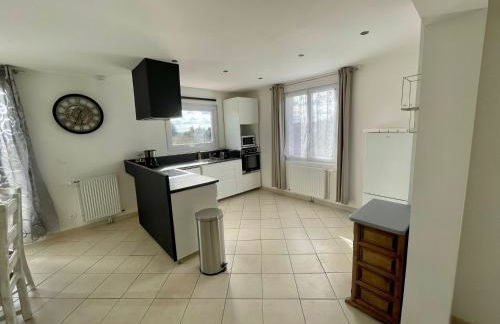 Face Chateau de Chaumont sur loire Gîte La Rapinière - Foto 8