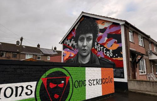 2BR City Centre Apartment By Travel Lets Short Term Rental Agency Derry With Free WiFi - Foto 18