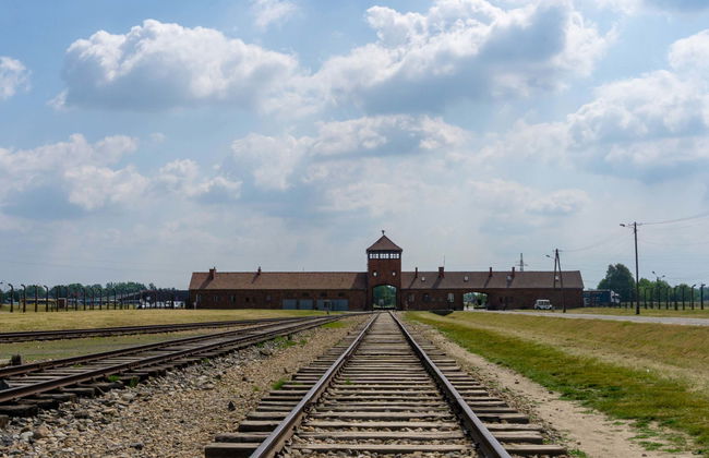 Auschwitz-Birkenau Tour - Photo 2