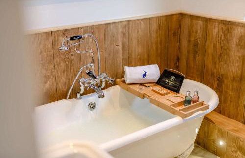 Yorkshire Dales Retreat with Hot Tub & Garden - Photo 40