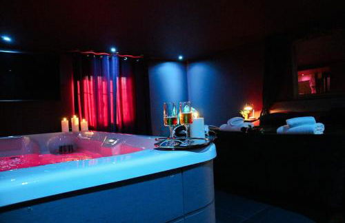 LE MOULIN DES PLAISIRS atypical SM experience - Foto 22