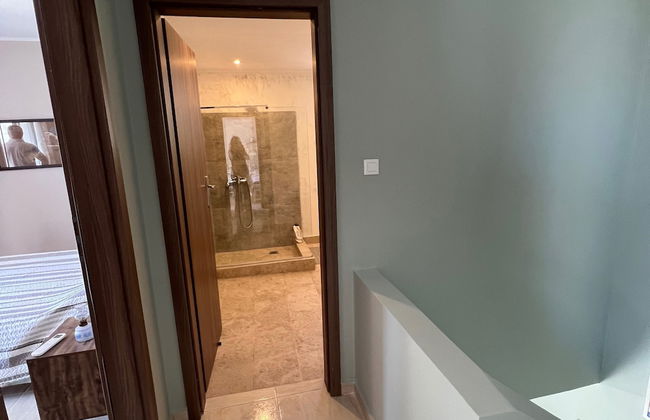 Paris use at Ratzakli - Photo 20