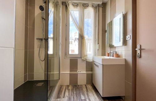 Le Maginot - Magnifique Appartement de 75m2 - Deux Chambres - 4 Lits Simple -Position Centrale Centre Ville, Pompidou, Nouvelle Ville - 2 à 4 Personnes - Foto 9