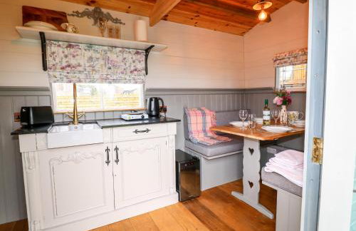 The Lazy Mare by The Water - Foto 6