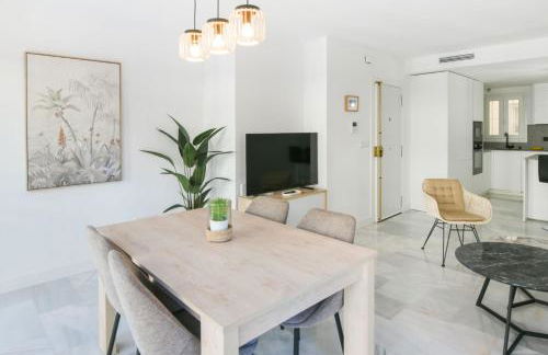 Magnificent- 2Bd 2Bth- City Center - Photo 13