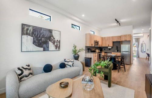 Smart Amenities & Modern Charm – Houston Studio! - Foto 18