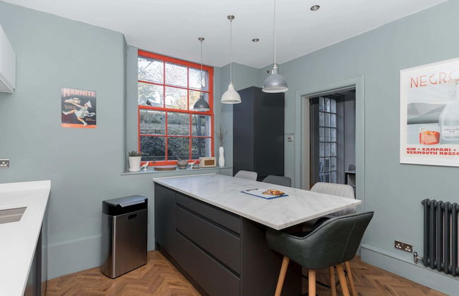 Beautiful & Bright 2BD Flat - Haymarket - Photo 12