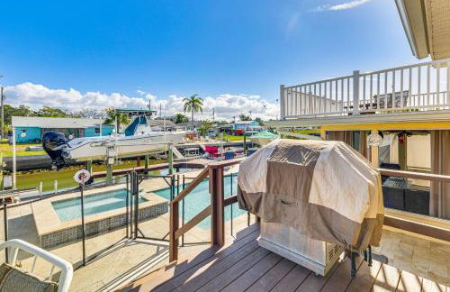 Spacious Canalfront Home with Pool about half Mi to Beach - Foto 27