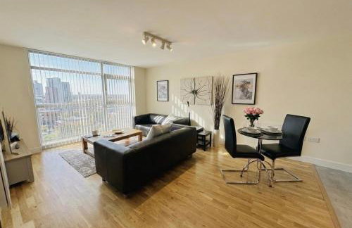 Cardiff City Center - FREE On-Site Parking - Photo 2