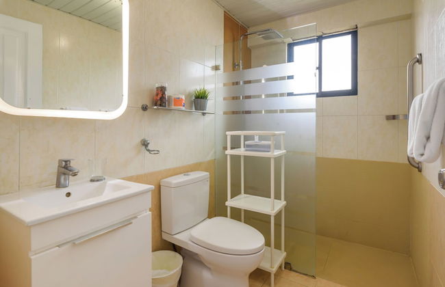 Penthouse in Evaristo Morales Sleeps 14 - Foto 21