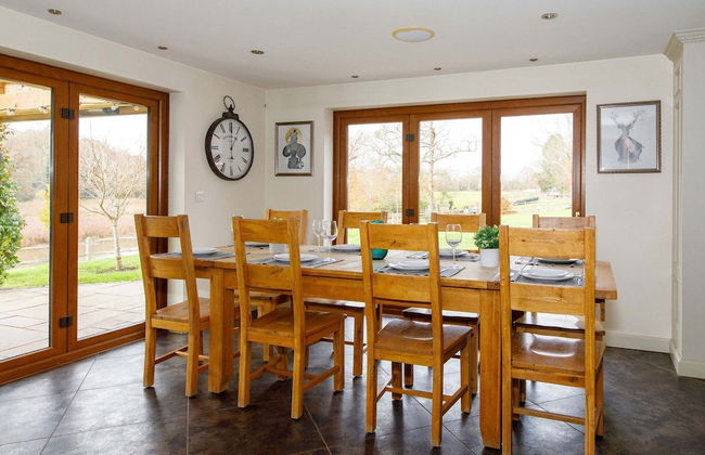 Serene Riverside 6BR Luxury Retreat in Curdridge - Photo 71