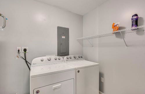 Pet-Friendly Retreat with Patio in Bolivia! - Foto 14