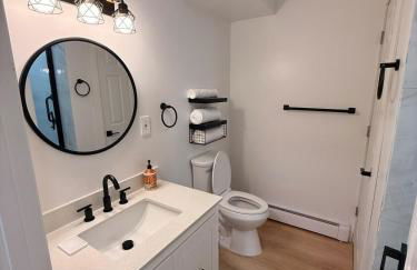 Huge Private Suite with Pool Table, Sauna & Fire Pit - Foto 12