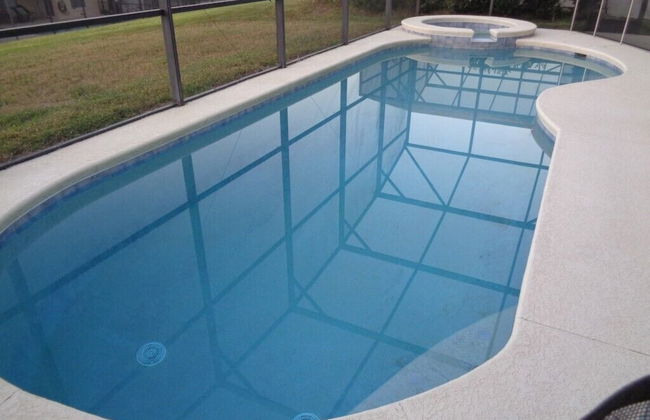 R1 Legacy Park 5 bed / 3 Bath - Foto 9