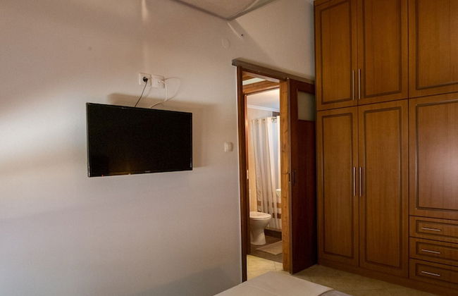 Newly renovated Garden Flat - Photo 16