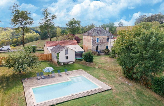 Holiday Home With Pool in Coubjours - Photo 23